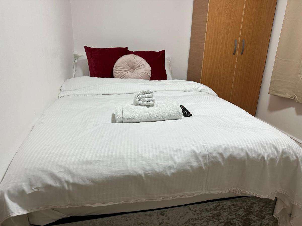 Standard Double Room with Shared Bathroom